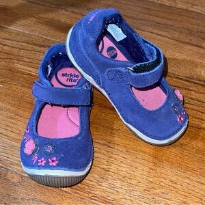 Stride Rite Mary Jane Shoes Blue Floral Suede Wide Comfort Velcro size 5.5W